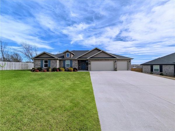 1305 Eagle Court , Gravette, AR 72736