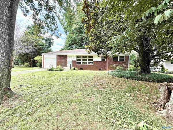 2017 Lance Road NW, Huntsville, AL 35810