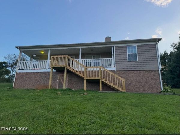 207 Brantley Acres Rd, Speedwell, TN 37870
