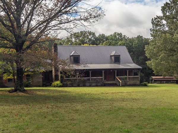 900 CENTERPOINT DR, Mason, TN 38049
