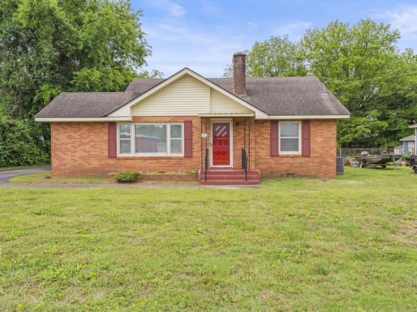 101 Willow St N, Cowan, TN 37318