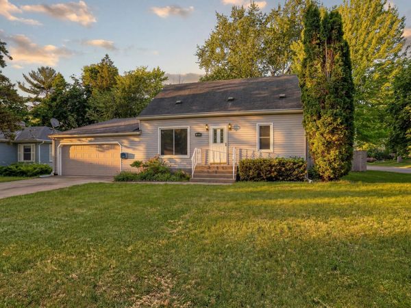 3633 Lowry Avenue N, Robbinsdale, MN 55422