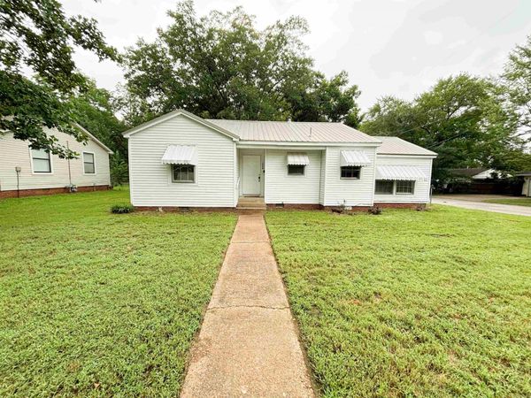 100 Lucy , Searcy, AR 72143