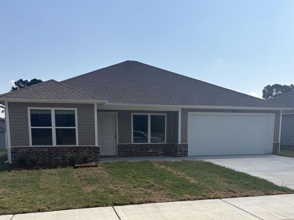 1408 Manor Oaks , Searcy, AR 72143