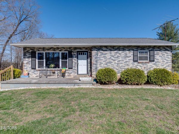 1506 W Cunningham Rd, Seymour, TN 37865