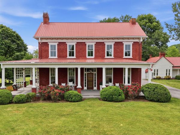 240 Maplehurst Lane, Bluff City, TN 37618