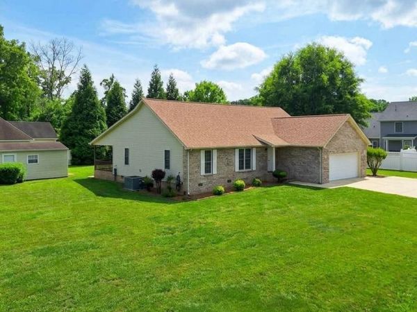 38 Murray Lake Dr , Winchester, TN 37398
