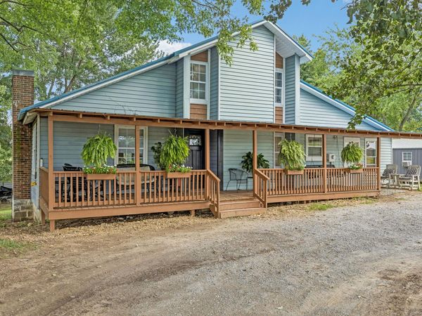 38 N Old Military Rd , Summertown, TN 38483