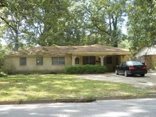 2302 38th Avenue W , Pine Bluff, AR 71603