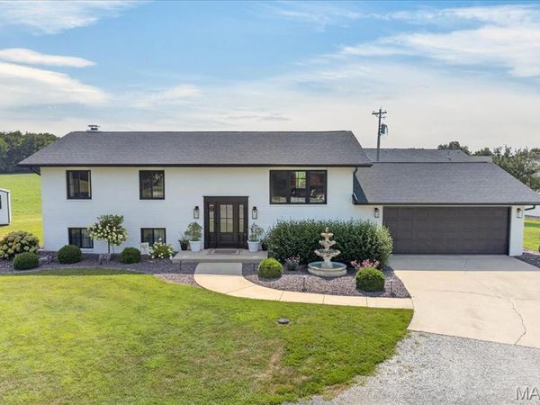 1670 Fayette Street , Carlyle, IL 62231