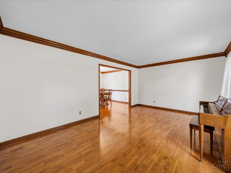 7489 Fitzroy Court, West Chester, OH 45241 Photo 3