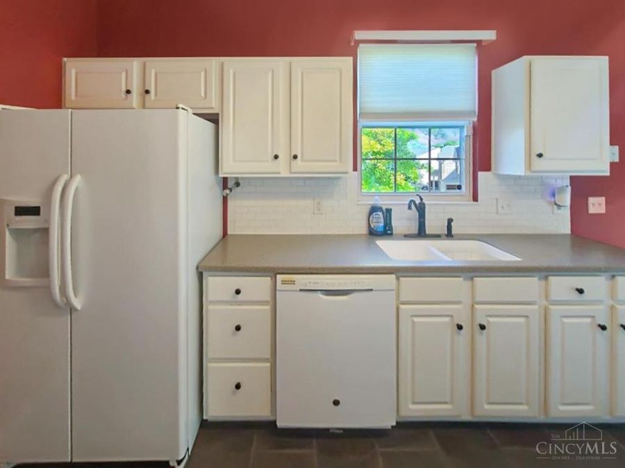 7874 Gapstow Bridge, Springfield Township, OH 45231 Photo 12