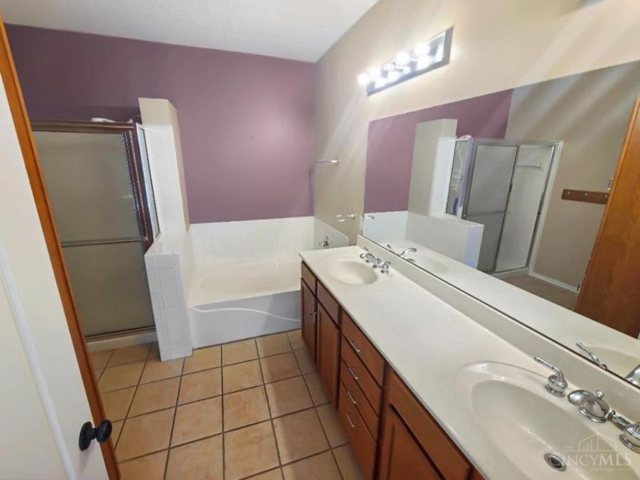 7874 Gapstow Bridge, Springfield Township, OH 45231 Photo 16