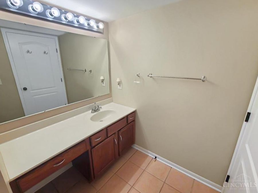 7874 Gapstow Bridge, Springfield Township, OH 45231 Photo 32