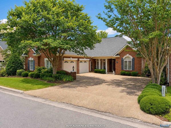 810 Village Court, Decatur, AL 35603