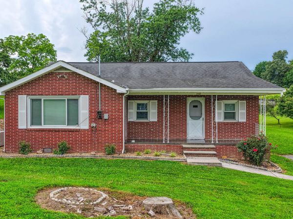110 Anderson Street, Surgoinsville, TN 37873
