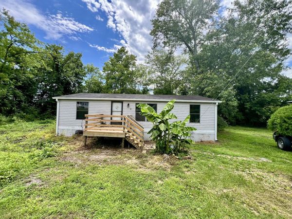 110 Hinkle Hill St E, Bell Buckle, TN 37020