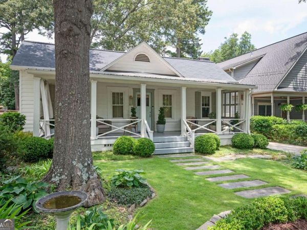 1657 Laurel Avenue NW, Atlanta, GA 30318