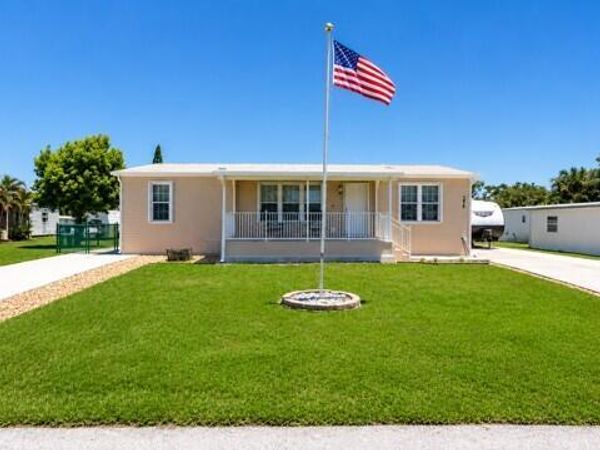 7079 SE Bluebird Circle, Hobe Sound, FL 33455