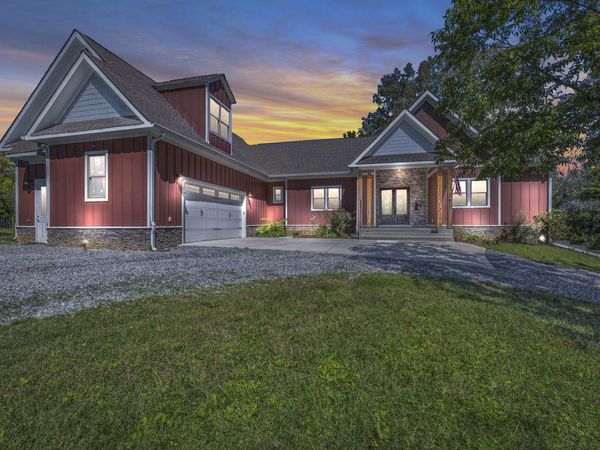 426 Simmons Tawzer Road, Chickamauga 30707