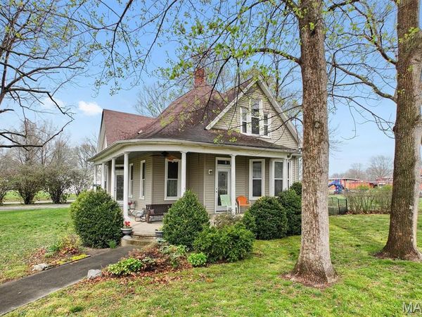 791 Clinton Street , Carlyle, IL 62231