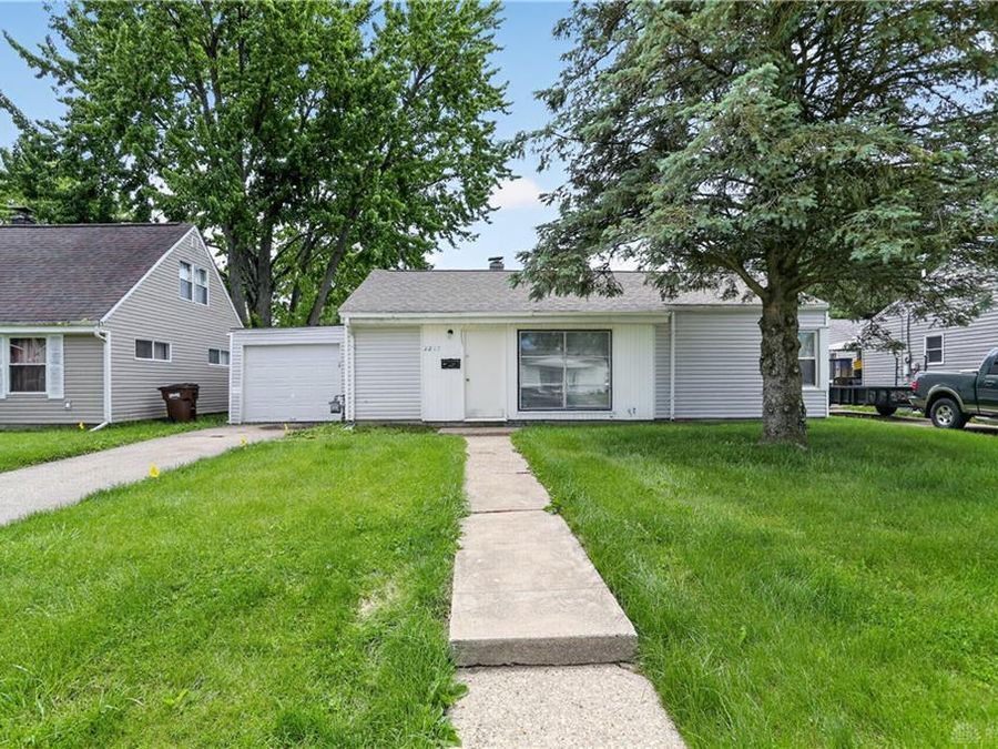 2217 S Hadley Road, Springfield, OH 45505 Photo 1
