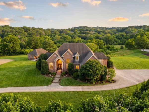 1357 Madison Creek Rd , Goodlettsville, TN 37072