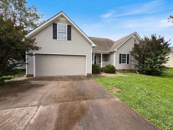 842 Fleming Farms Dr , Murfreesboro, TN 37128