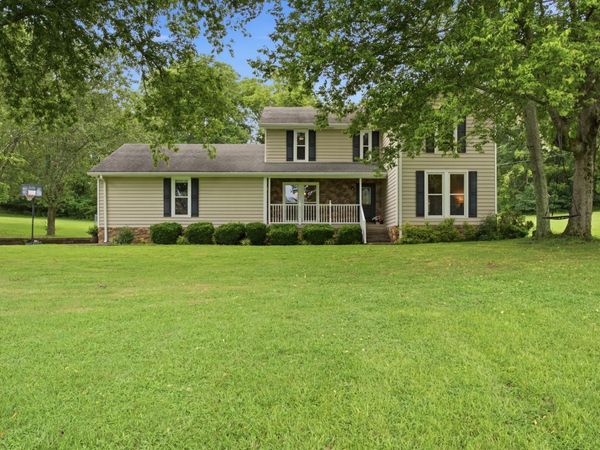 1829 Fox Chase Dr , Goodlettsville, TN 37072