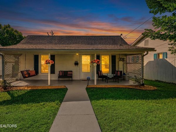 613 Fowler St , Clinton, TN 37716