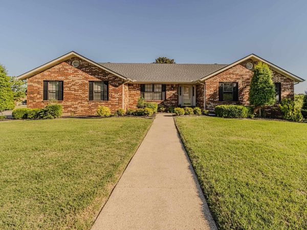 1720 Georgetown , Paragould, AR 72450