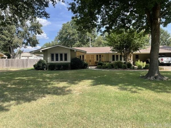 2017 Coker Hampton , Stuttgart, AR 72160