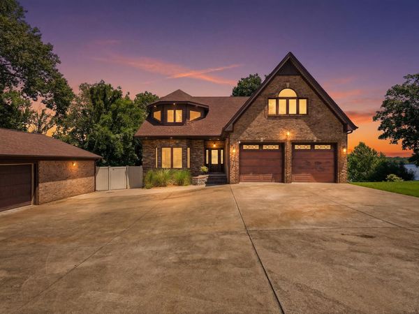 785 Carter Dr, Tuscumbia, AL 35674