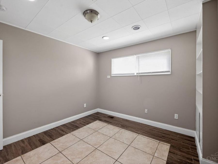 8819 Grenada Drive, Springfield Township, OH 45231 Photo 12