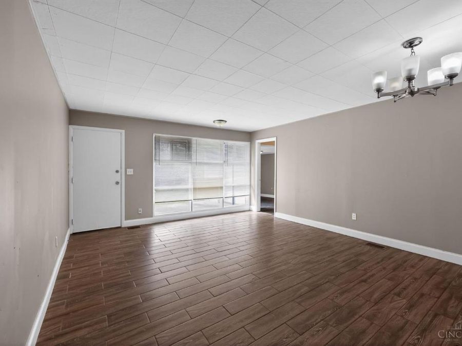 8819 Grenada Drive, Springfield Township, OH 45231 Photo 9