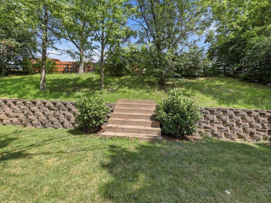 818 Clearfield Lane, Springdale, OH 45240 Photo 24