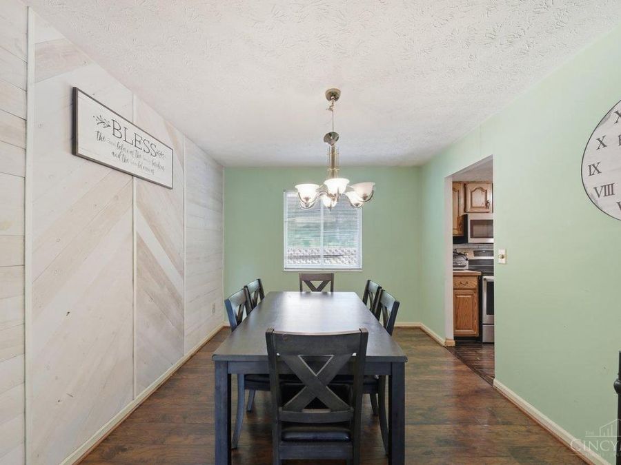 818 Clearfield Lane, Springdale, OH 45240 Photo 5