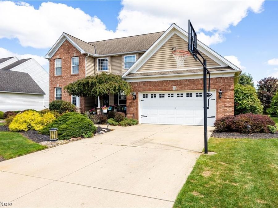 9267 Victoria Lane , North Ridgeville, OH 44039 Photo 1