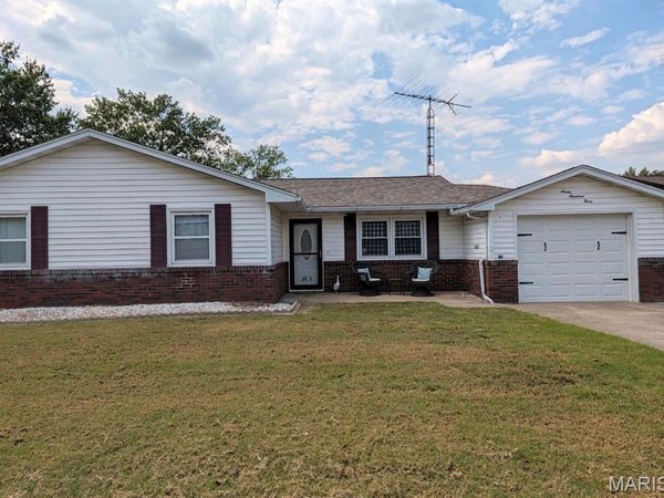 703 S Ridge Avenue , Steeleville, IL 62288