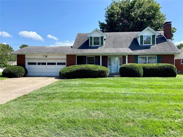 308 E Field Drive , Red Bud, IL 62278