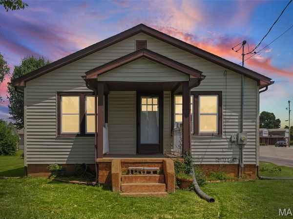 310 Market , Brighton, IL 62012