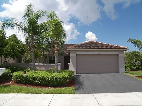 1943 Cygnus Court , Weston, FL 33327
