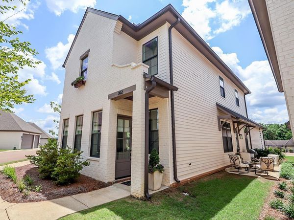 105 Farm View Dr #302, Oxford, MS 38655