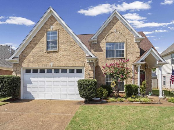 9320 S FAIRMONT CIR, Collierville, TN 38017