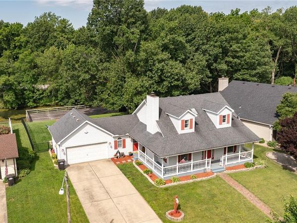 24 Islander Drive , Brighton, IL 62012