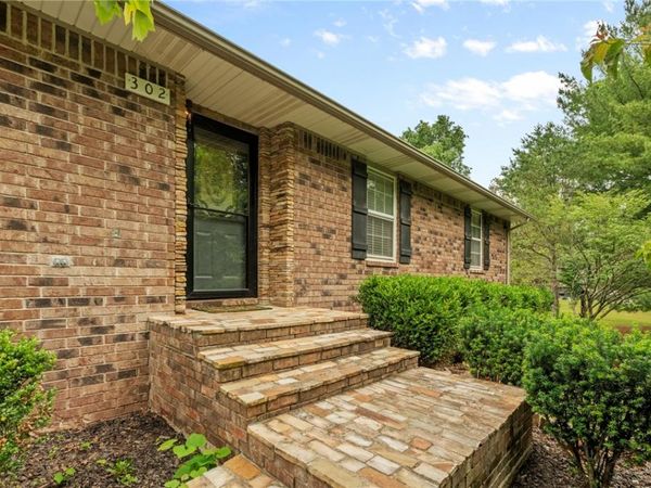 302 Tamarind Street , Harrison, AR 72601