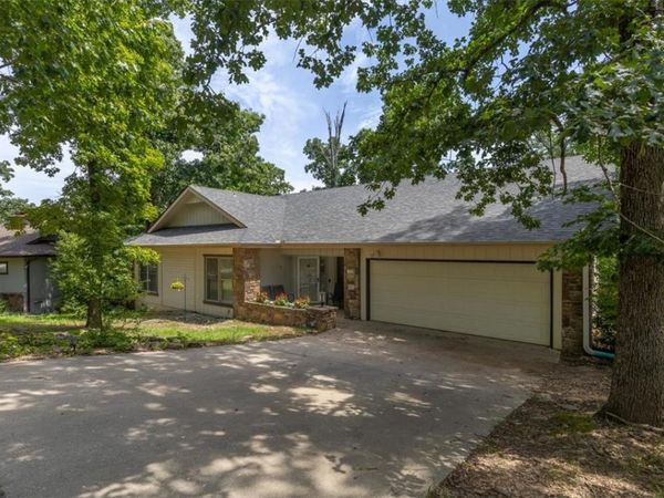 14 Glenbarr Circle , Bella Vista, AR 72715