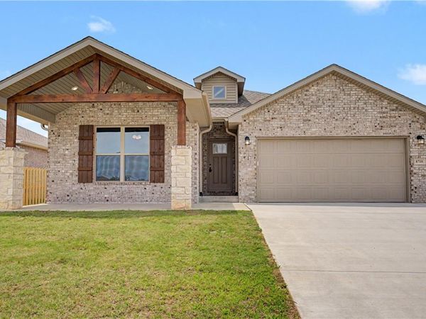 8710 Sunspire Lane , Centerton, AR 72713