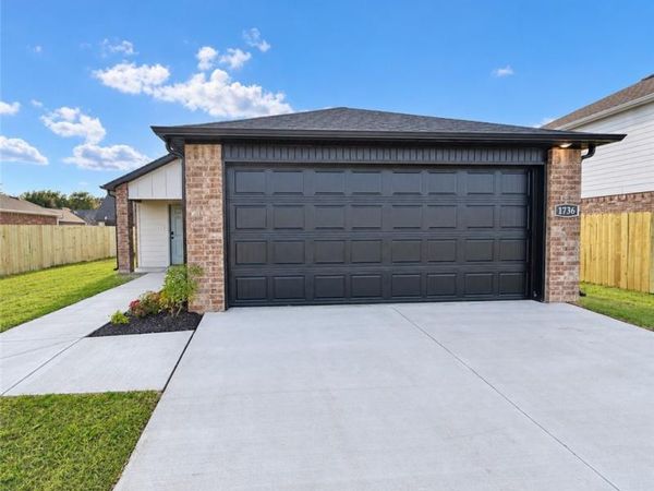 1736 Thelma Street , Springdale, AR 72762
