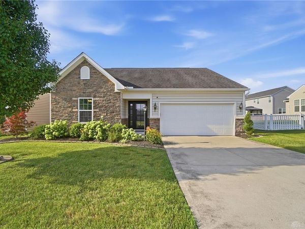 7101 Bluestream Drive, Tipp City, OH 45371